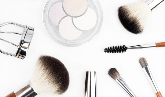 What Are The Best Products To Sell Online? Our Top 5 Pick No. 1 - Cosmetics